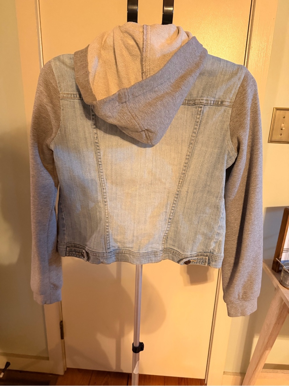Guess Light Wash Denim Jacket with Gray Hooded Sweatshirt Sleeves - Picture 2 of 3